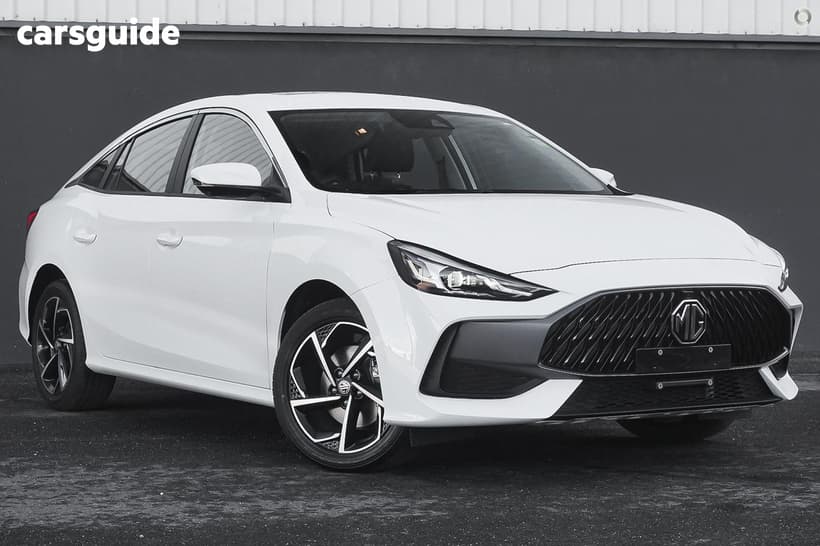 White 2025 MG MG5 Sedan Essence