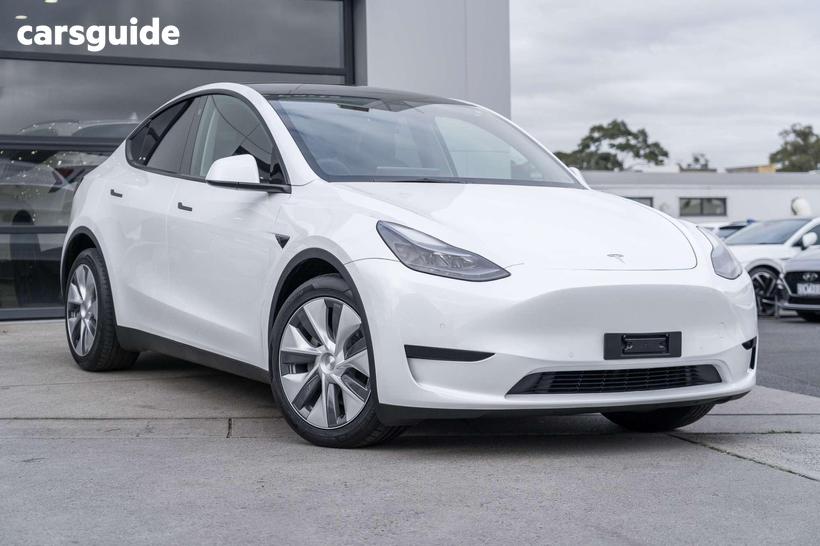 White 2023 Tesla Model Y Wagon Rear-Wheel Drive