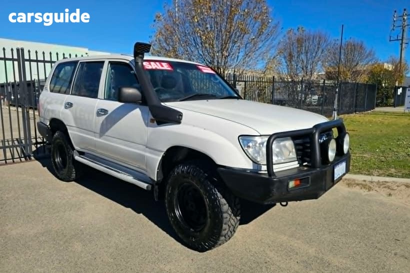 White 2006 Toyota Landcruiser Wagon (4X4)