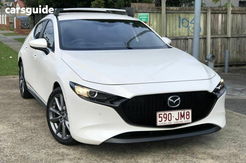 White 2023 Mazda 3 Hatchback G20 Evolve