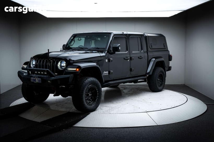 Black 2020 Jeep Gladiator Dual Cab Utility Overland (4X4)