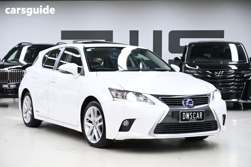 White 2016 Lexus CT200H Hatchback Luxury