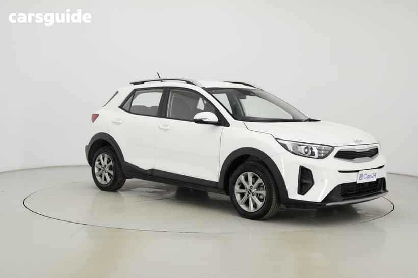 White 2024 Kia Stonic Wagon S