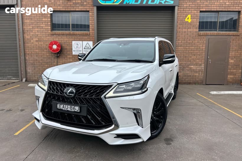 White 2018 Lexus LX SUV URJ201R FACELIFT