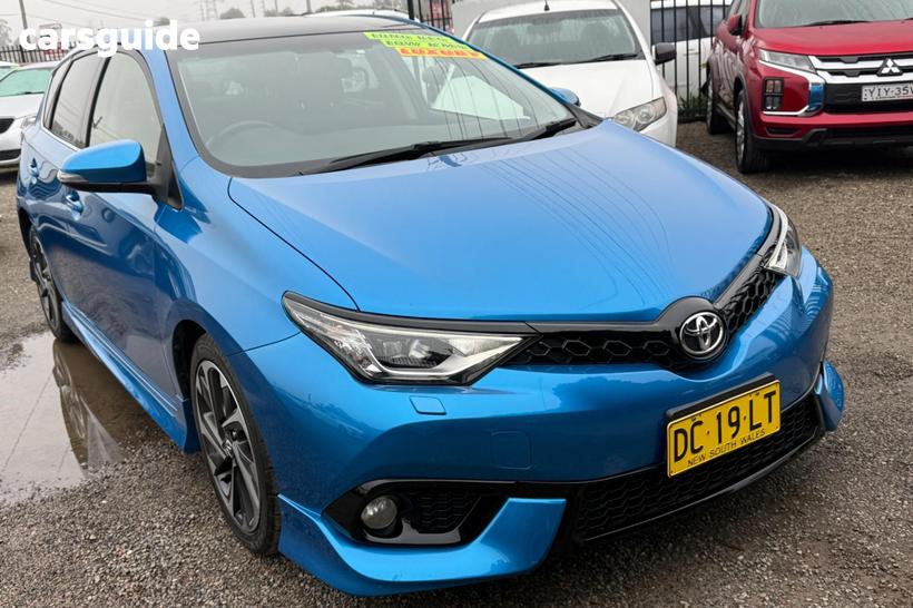 Blue 2015 Toyota Corolla Hatchback Zr