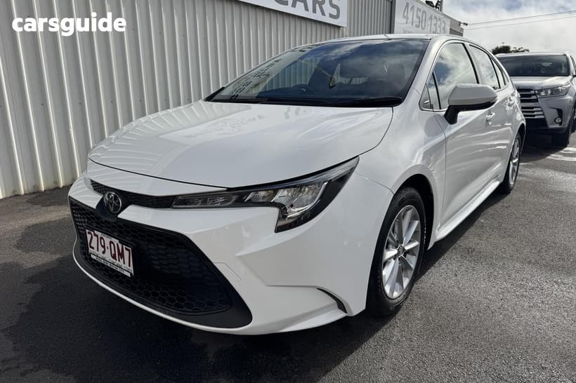 White 2020 Toyota Corolla Sedan Ascent Sport + Navigation