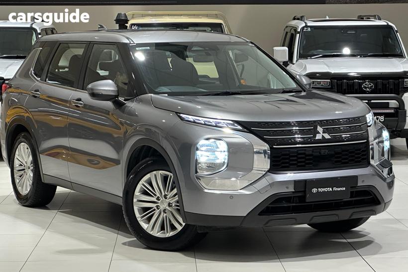 White 2023 Mitsubishi Outlander Wagon Es 5 Seat (Awd)