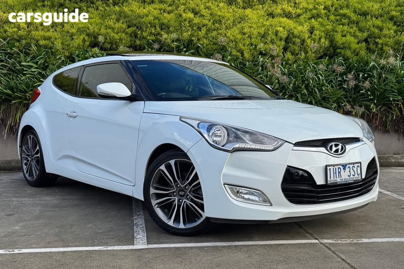 White 2016 Hyundai Veloster Coupe +