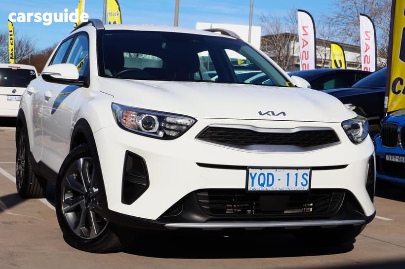 White 2024 Kia Stonic Wagon Sport