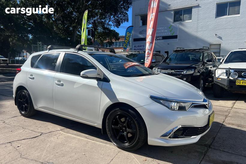White 2016 Toyota Corolla Hatchback Ascent Sport