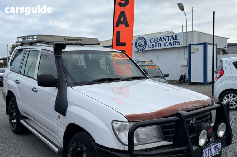 White 2001 Toyota Landcruiser Wagon (4X4)