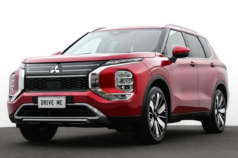 Red 2025 Mitsubishi Outlander Wagon Aspire 7 Seat (2Wd)