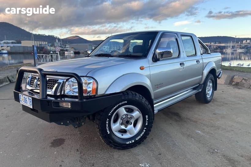 Grey 2005 Nissan Navara Dual Cab Pick-up St-R (4X4)