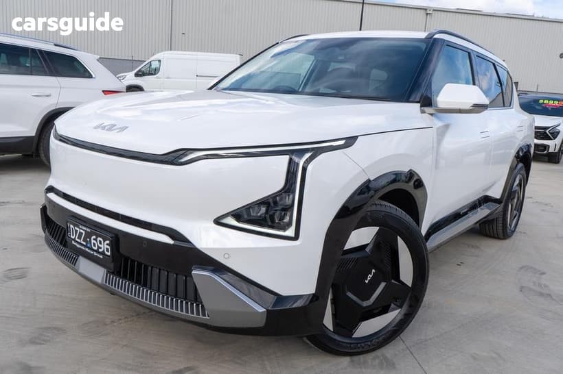 White 2024 Kia EV5 Wagon Earth Awd Lr Black
