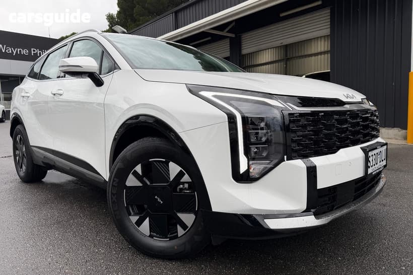 White 2026 Kia Sportage Wagon Hev S (Fwd)