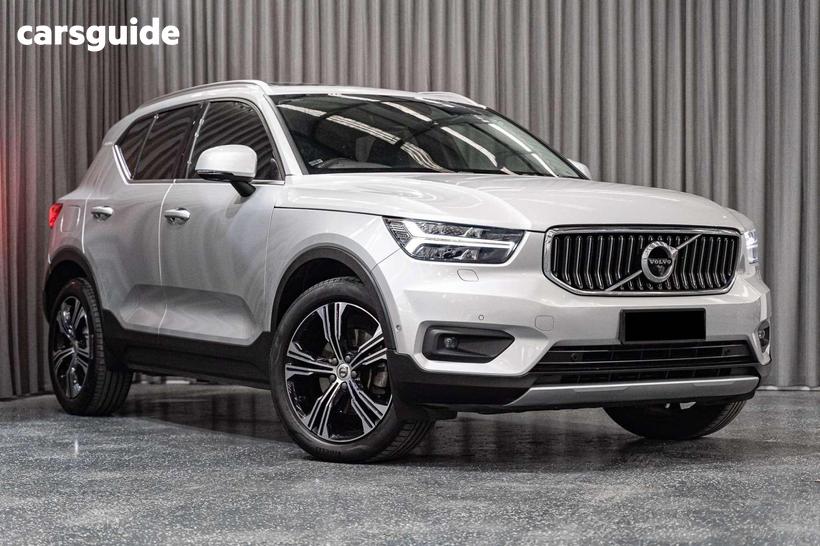Silver 2018 Volvo XC40 Wagon T4 Inscription (Awd)