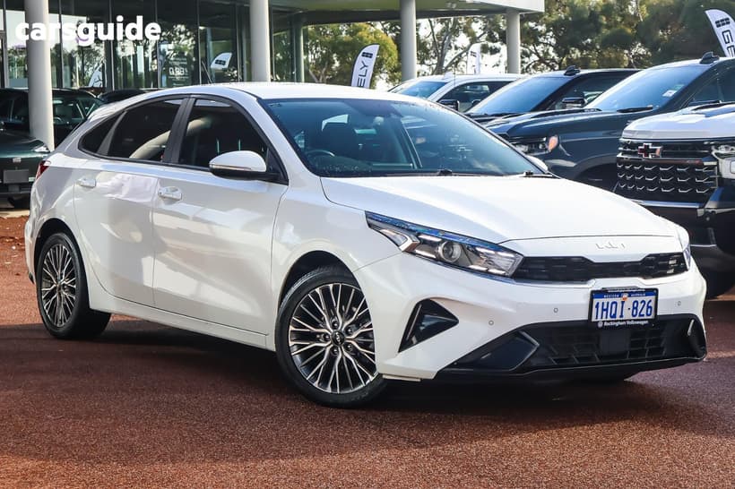 White 2022 Kia Cerato Hatchback Sport+