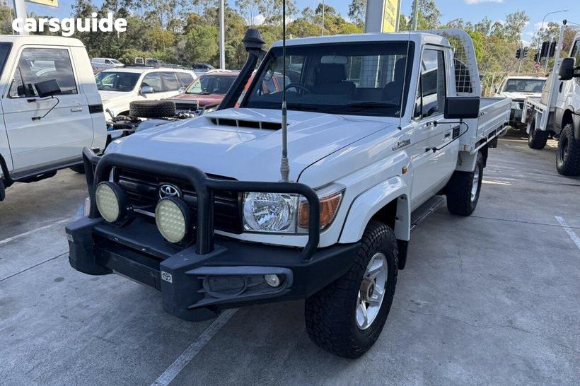 White 2017 Toyota Landcruiser Cab Chassis Gx (4X4)
