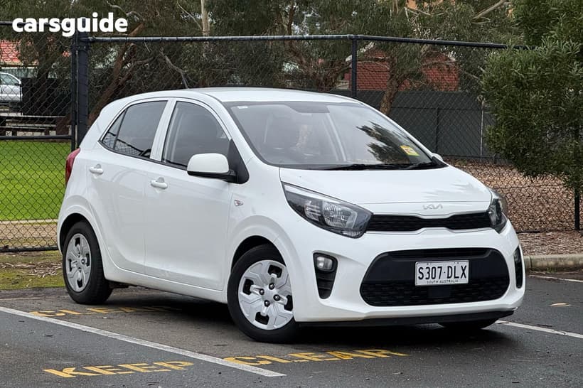 White 2023 Kia Picanto Hatchback S (Pe)