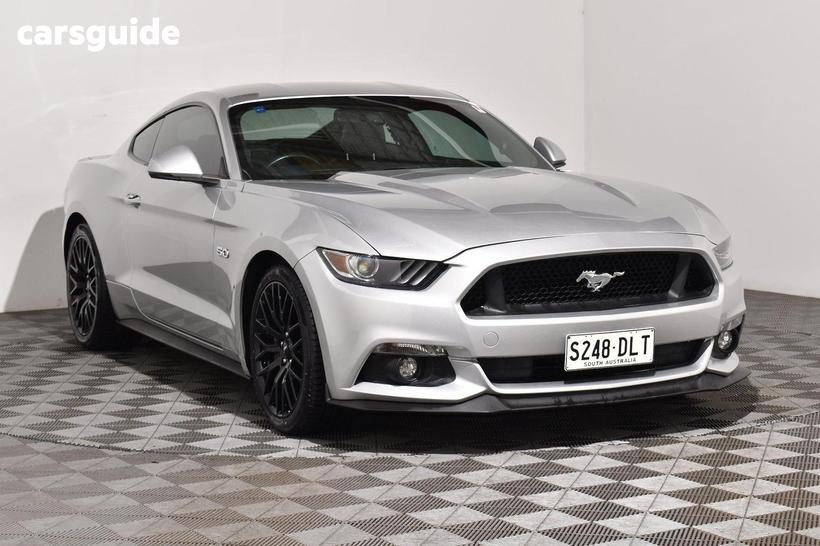 Silver 2017 Ford Mustang Coupe Fastback Gt 5.0 V8