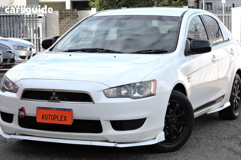 White 2011 Mitsubishi Lancer Hatchback Sx Sportback