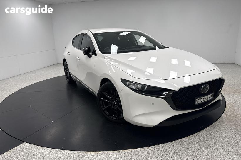 White 2023 Mazda 3 Hatchback G25 Evolve Sp