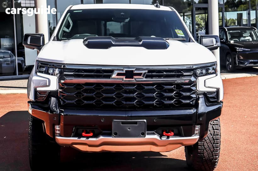 White 2025 Chevrolet Silverado Crew Cab Pickup 1500 Zr2