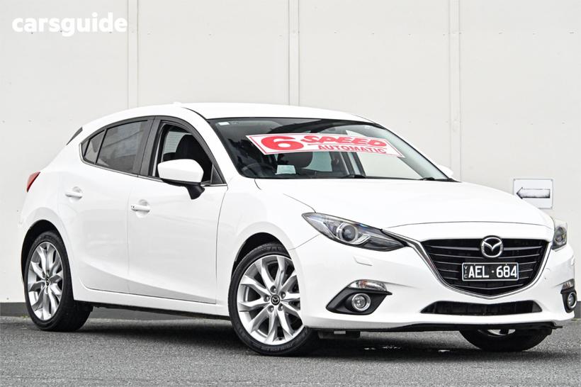 White 2015 Mazda 3 Hatchback Sp25