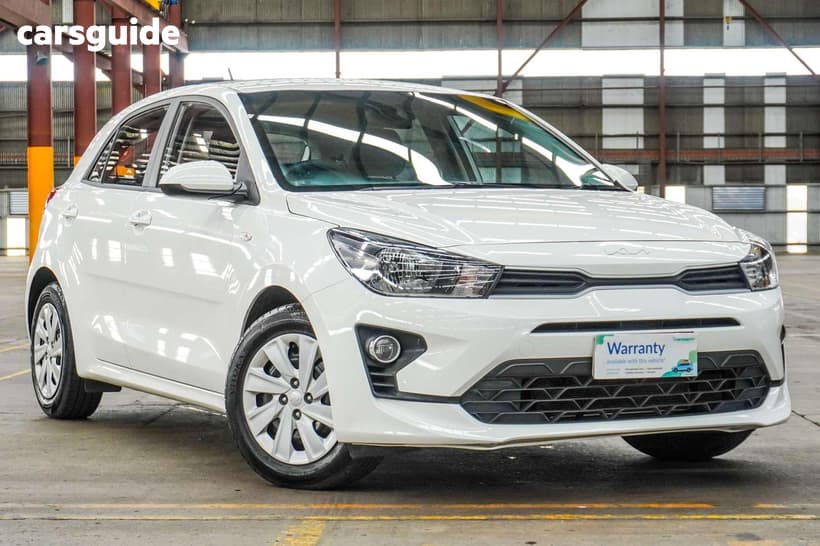 White 2023 Kia RIO Hatchback S