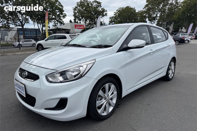 White 2019 Hyundai Accent Hatchback Sport
