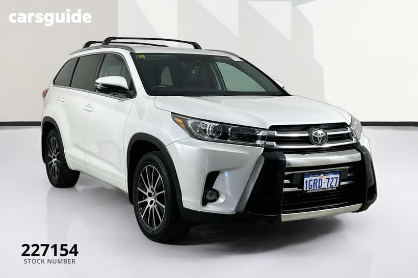 White 2019 Toyota Kluger Wagon Grande (4X4)
