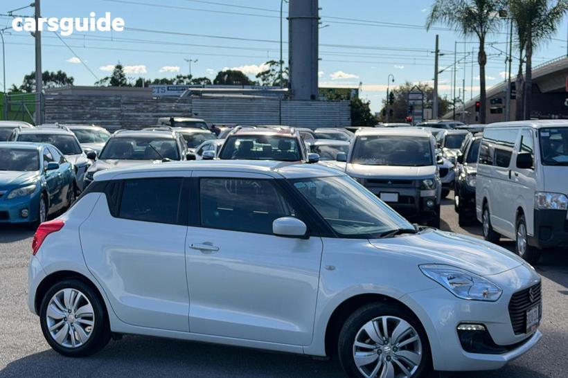 White 2018 Suzuki Swift Hatchback Gl Navigator