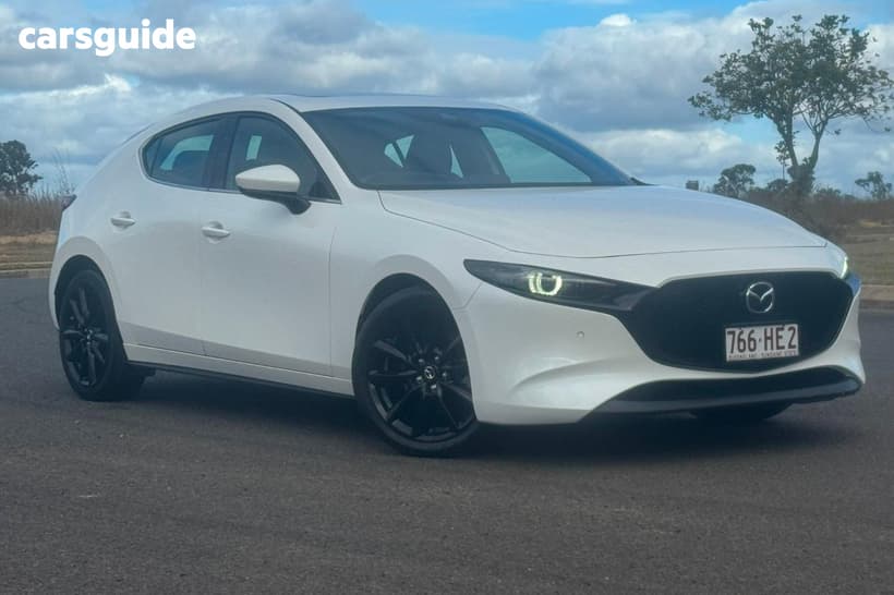 White 2023 Mazda 3 Hatchback G25 Astina