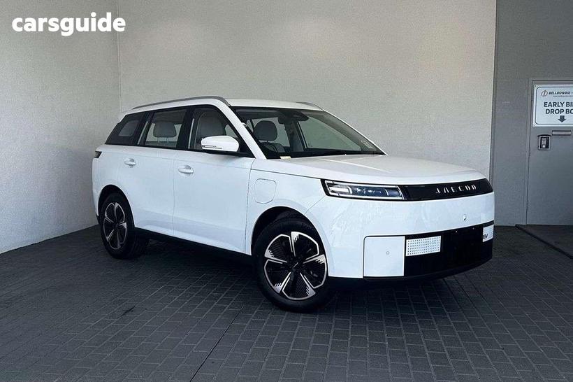 White 2026 Jaecoo J5 Wagon Summit Ev