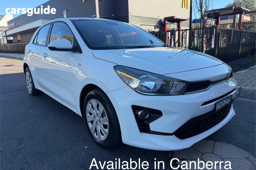 White 2023 Kia RIO Hatchback S