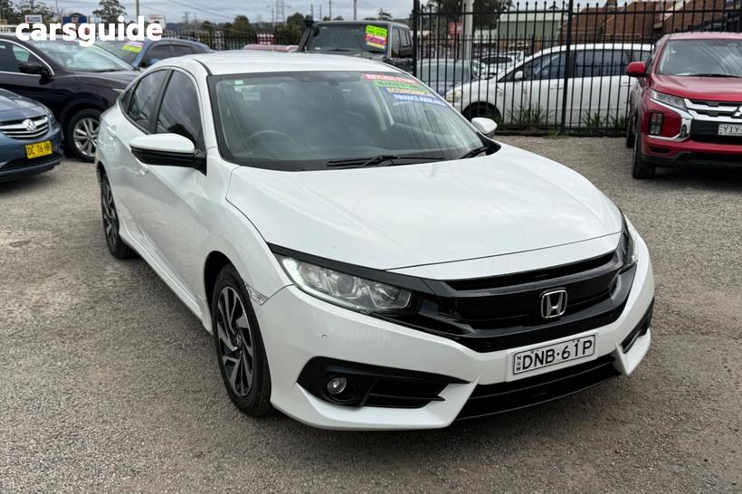 White 2017 Honda Civic Sedan Vti-S