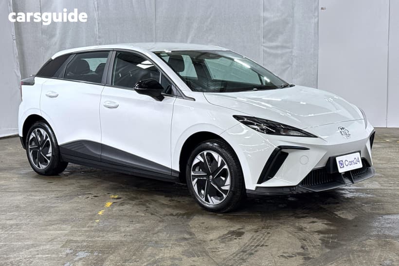 White 2024 MG MG4 Hatchback Excite 51