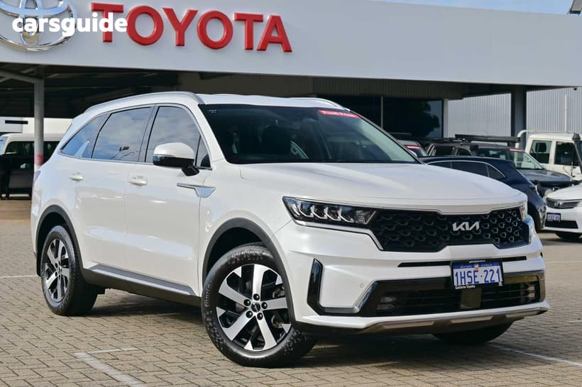 White 2022 Kia Sorento Wagon Sport 7 Seat