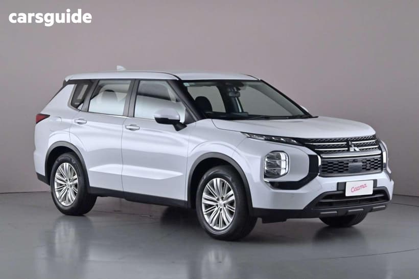White 2022 Mitsubishi Outlander Wagon Es 5 Seat (2Wd)
