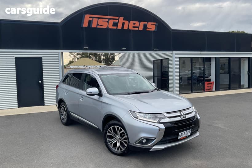 Silver 2015 Mitsubishi Outlander Wagon Ls (4X4)