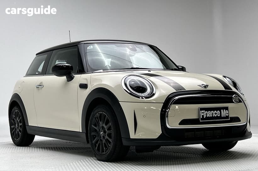 White 2021 Mini Cooper Hatchback Classic 3D Hatch