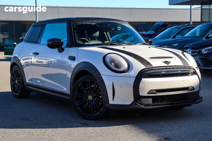 White 2023 Mini Cooper Hatchback Se Mini Yours 3D Hatch