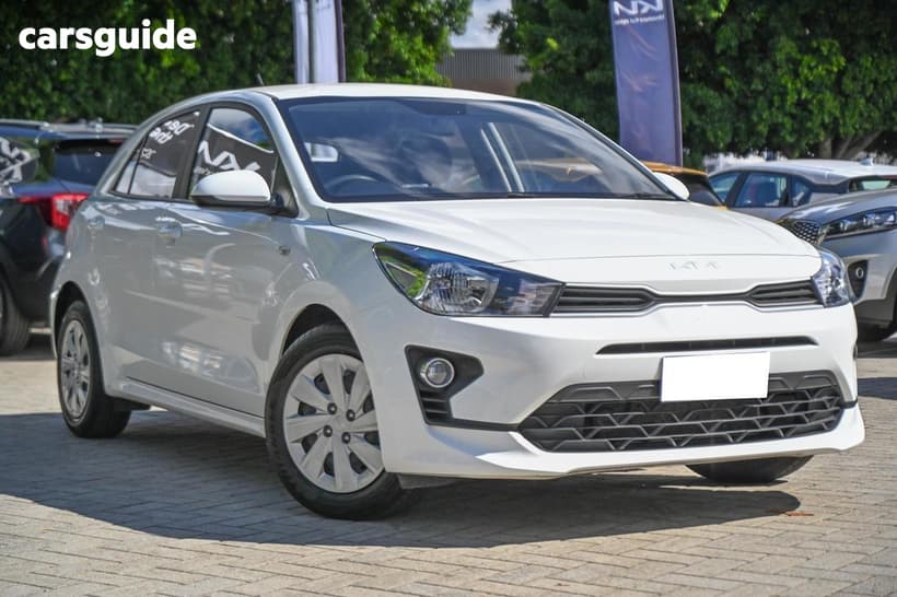 White 2023 Kia RIO Hatchback S