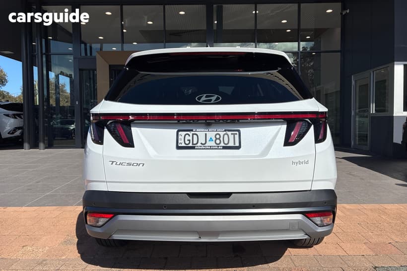 White 2026 Hyundai Tucson Wagon Elite Hybrid (Fwd)