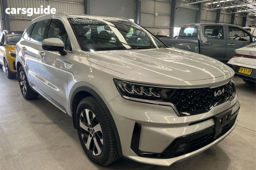 Silver 2022 Kia Sorento Wagon Sport 7 Seat