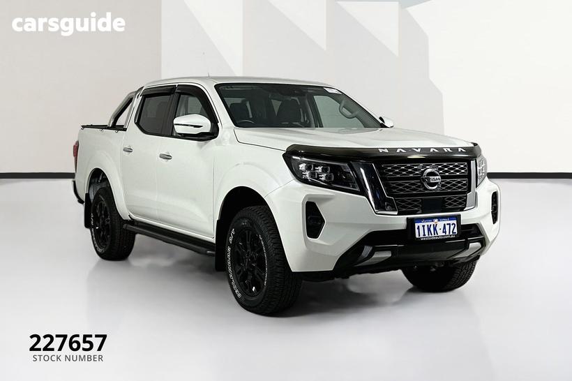 White 2024 Nissan Navara Dual Cab Pick-up St (4X4)