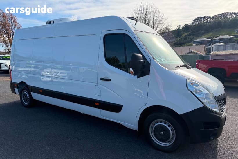 White 2018 Renault Master Commercial