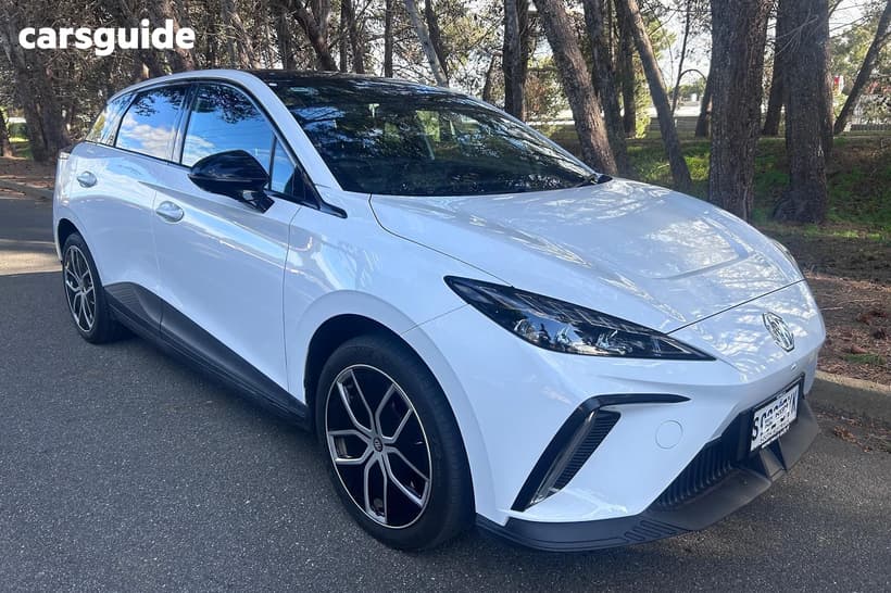White 2023 MG MG4 Hatchback Essence 64
