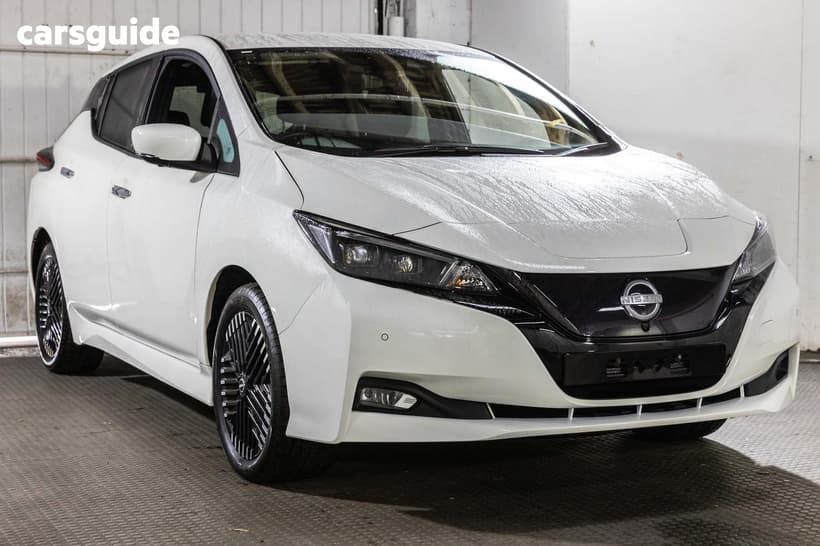 White 2024 Nissan Leaf Hatchback