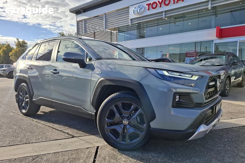 Green 2022 Toyota RAV4 Wagon Edge (Awd) Hybrid